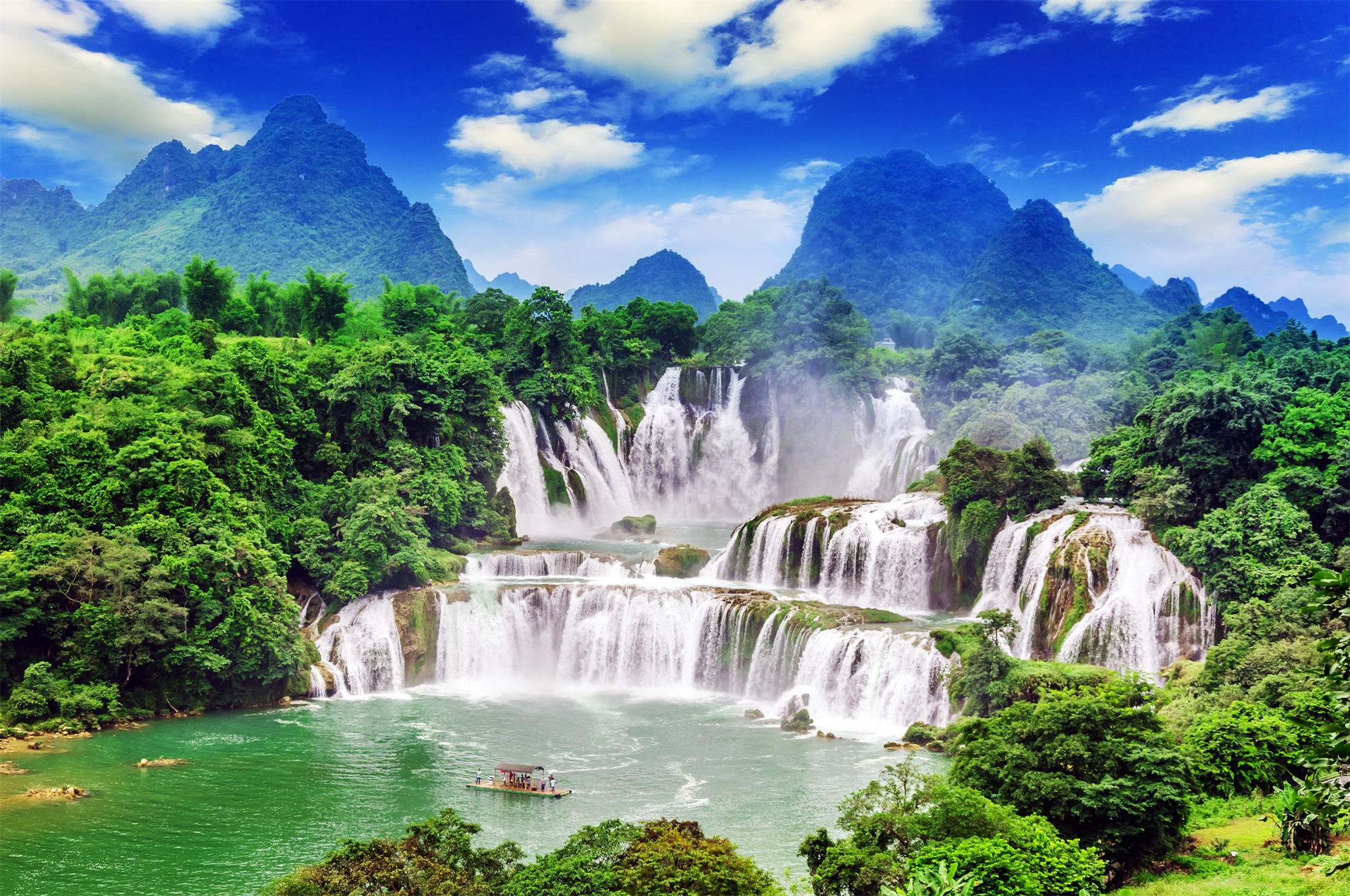 中国瀑布之美:德天大瀑布