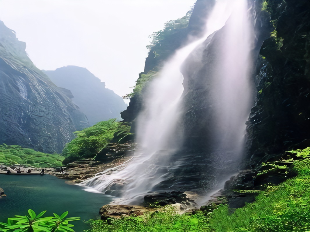 <b>中国瀑布之美:庐山三叠泉瀑布</b>