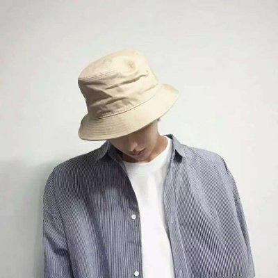 戴帽子的男生头像
