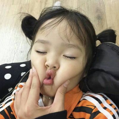 陪伴是最怂的告白，喜欢就直说。