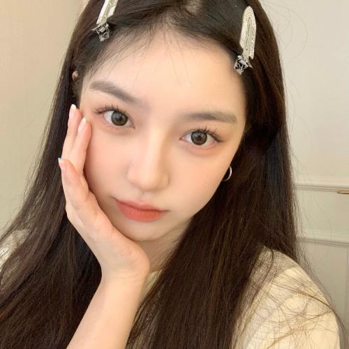 甜美个性的姐妹俩图片微信头像，比春天的花还美丽