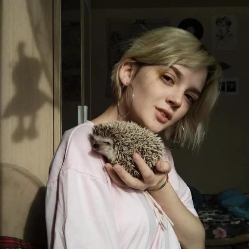欧美女生头像都令人心生敬意，她拥有她独有的美丽和魅力