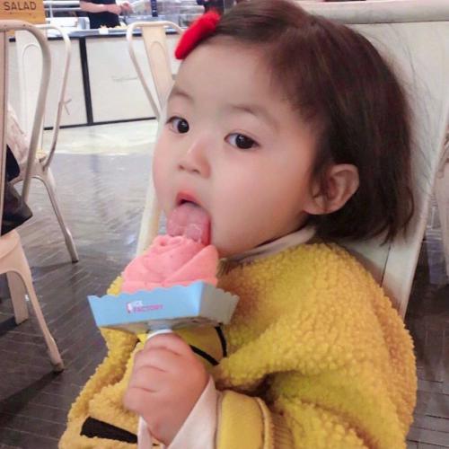 小孩头像图片可爱呆萌，带给人们无尽的欢乐和惊喜