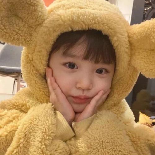 小孩头像，犹如一只蝴蝶，轻盈、靓丽、纯洁