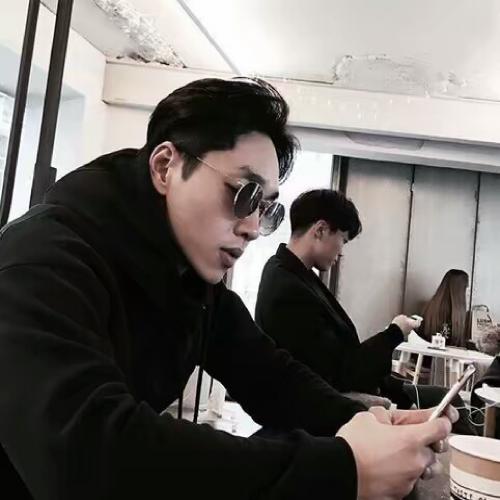 好看的头像男生帅气冷酷霸气帅哥，够坦然面对自己的不足