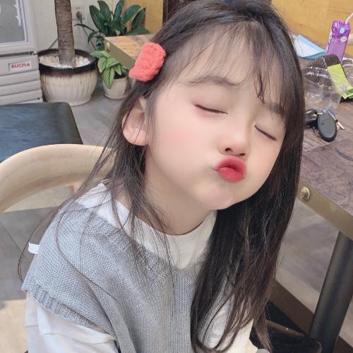 小孩头像图片可爱呆萌，总能感受到轻飘飘的快乐和温暖
