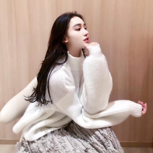 超好看的女生头像 仙女真人，充满了对生活的热爱和对未来的期待