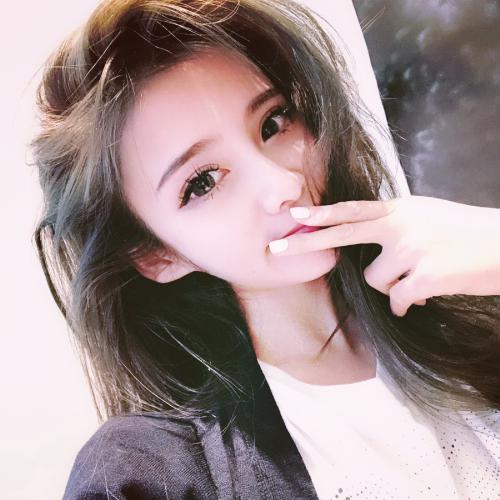 微信头像女生简单大方侧面图片，展现出她们自信、独立和优雅的气质